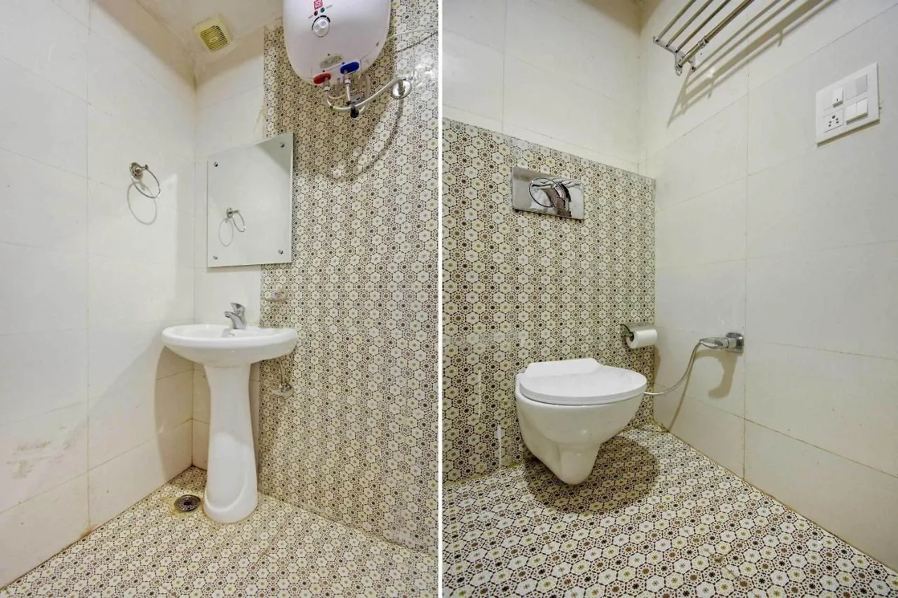 ***  Hotel O Food Plaza Zirakpur India